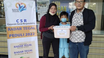 Jelang Tahun Baru, Radar Tegal Group Bagi-bagi CSR