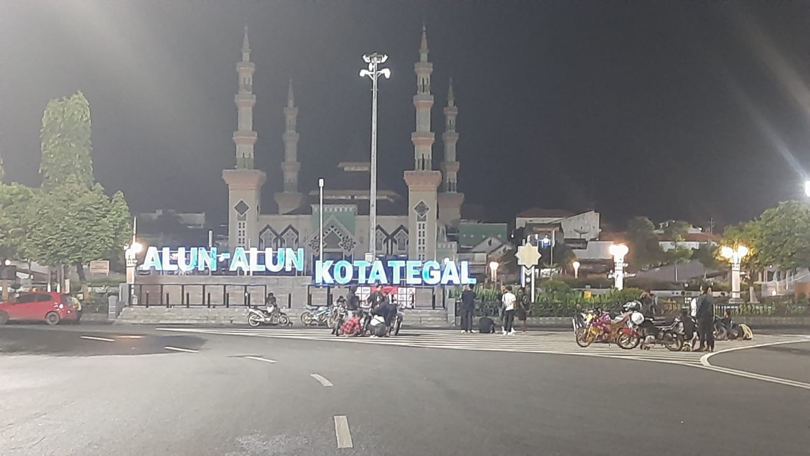 Suasana malam di Kota Tegal