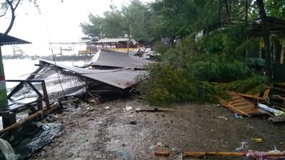 Obyek Wisata PAI dan Wisata Pantai di Tegal Rusak Diterjang Ombak Laut Satu Setengah Meter