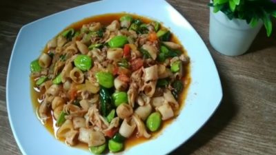 Berikut cara membuat cumi asin pete hijau ala Arfiani Yanuar enak dan lezat.