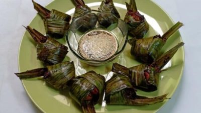 Berikut cara membuat ayam goreng pandan khas Thailand ala Umanera Patisserie.