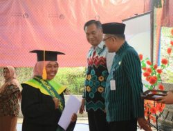 Mengenal Sekolah Lansia di Brebes Wisuda 75 Orang