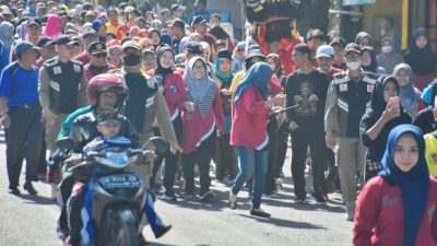 Bupati Tegal Umi Ikut Jalan Sehat HAB ke-77 Kemenag RI