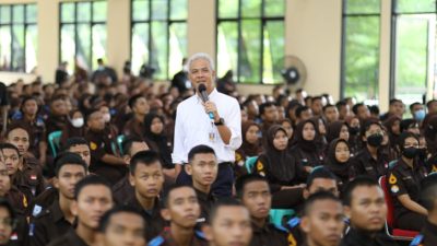 Ganjar Ngajar SMK Lagi