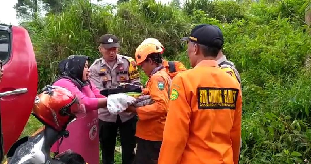 Aksi Heroik Polisi Bantu Perempuan Melahirkan