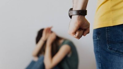 Alami KDRT, Ini Hal yang Perlu Anda Lakukan