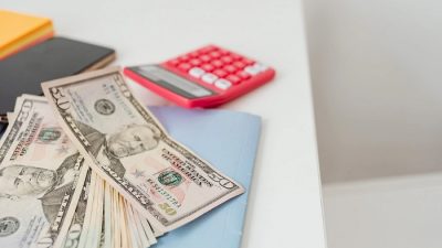 Pinjol Resmi OJK, Ratusan yang Tidak Resmi, Ini Cirinya