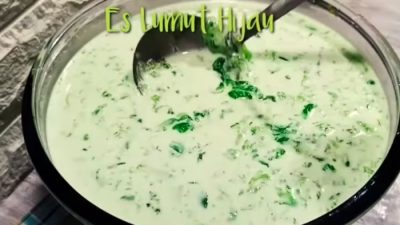 Resep dan cara membuat es lumut yang menyegarkan untuk sajian buka puasa ramadhan.