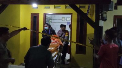 Suami di Brebes tewas bersimbah darah.