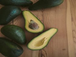 Jenis  Makanan Terbaik Turunkan Berat Badan. Buah Alpukat Mampu Kurangi Lemak Lebih Cepat