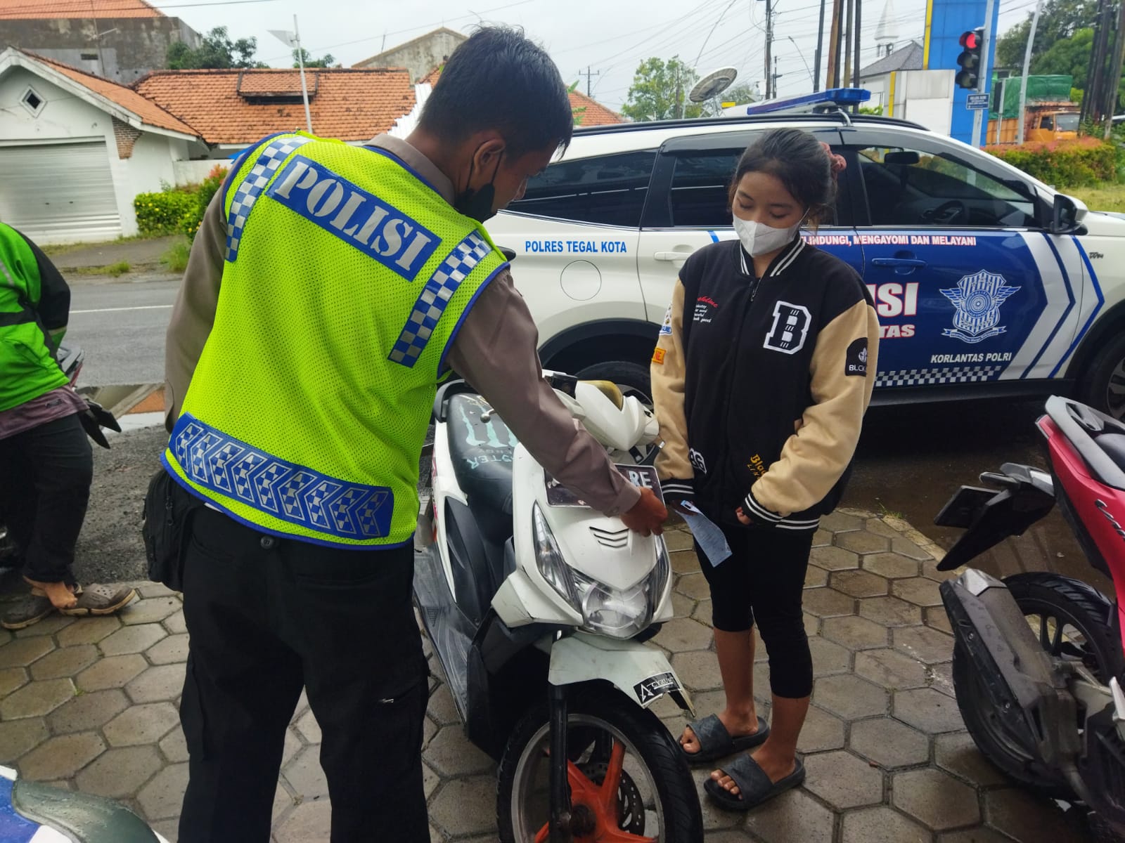 Polisi