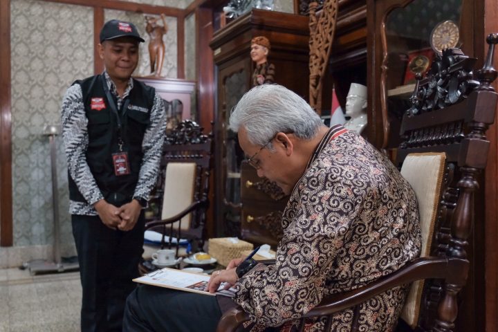 Ganjar Pranowo ajak bantu pantarlih di seluruh Jawa Tengah.