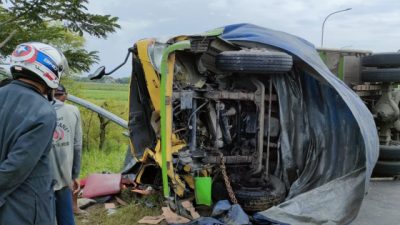 Dua Kendaraan Kecelakaan di Jalingkut Brebes, Seorang Sopir Meninggal Dunia