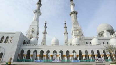 6 Fakta Menarik Masjid Raya Sheikh Zayed Solo, Nomor 2  Pasti Bikin Anda Takjub