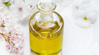 5 Rekomendasi Parfum Refill Wangi Tahan Lama untuk Kamu yang Berkegiatan Di Luar Ruangan