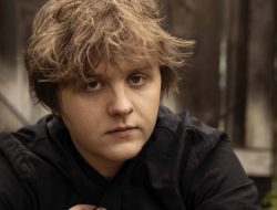 Kenali Sindrom Tourette yang Dialami Lewis Capaldi, Apa Penyebab dan Akibatnya?
