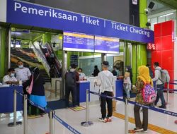 Selain Tiket, Mudik Lebaran Naik KA Harus Vaksin!