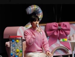 Sweet Hwangdo Box Jadi Pesta Perayaan 11 Tahun Debut Hwang Min Hyun
