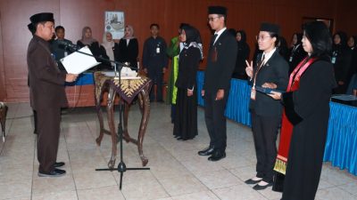 Pengangkatan guru dalam jabatan fungsional.