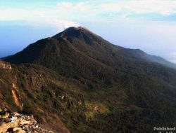 Jangan Sembarangan Saat Mendaki Ke Gunung Arjuno! Banyak Tempat Keramatnya