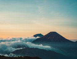 4 Fakta Unik Gunung Sindoro, Bekas Pusat Kerajaan Mataram Kuno
